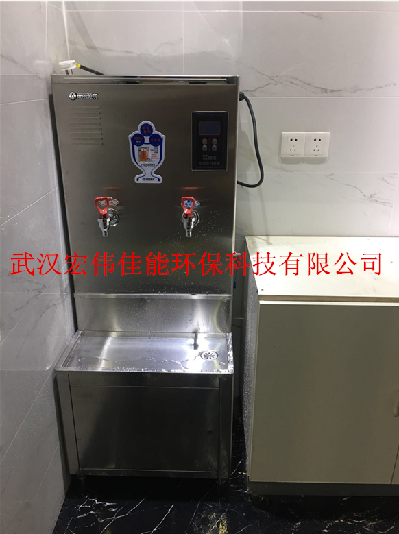 劉勇健身會(huì)所在我公司采購(gòu)康麗源直飲機(jī)